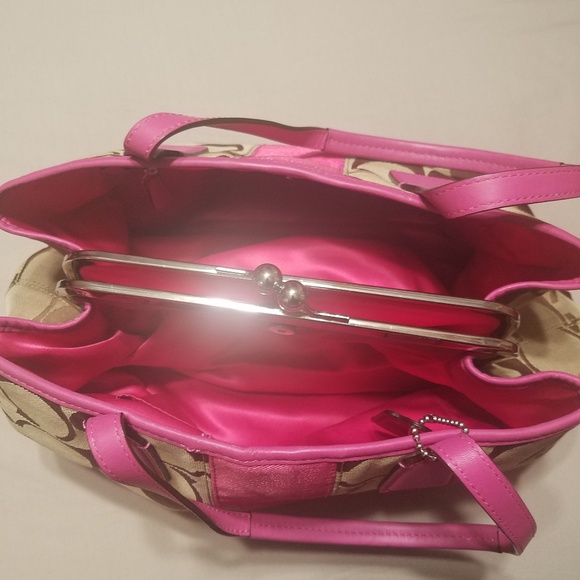 Coach - Picture 2 of 3